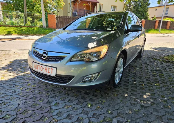 samochody osobowe Opel Astra cena 25900 przebieg: 222000, rok produkcji 2012 z Zakroczym